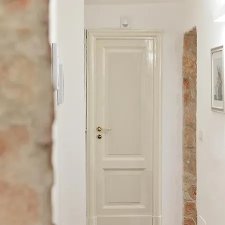 Filomena Luxury * Katania